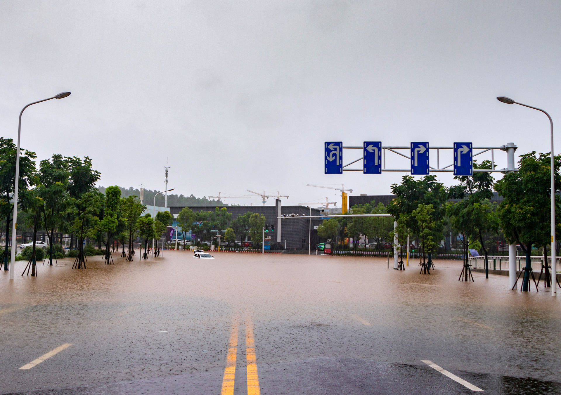 摄图网_501643935_banner_城市暴雨街道洪水内涝（非企业商用）.jpg